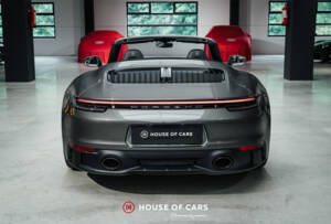 Image 8/25 of Porsche 911 Carrera 4 GTS (2023)