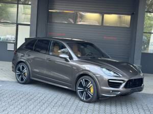 Bild 2/24 von Porsche Cayenne Turbo S (2014)