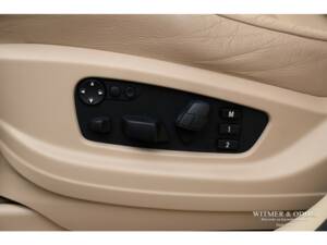 Bild 23/26 von BMW X5 xDrive48i (2007)