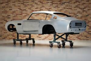 Image 2/15 of Aston Martin DB 6 (1967)
