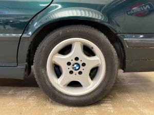 Bild 14/18 von BMW 525i Touring (1994)