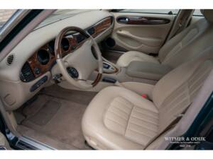 Bild 4/30 von Jaguar XJ 8 Executive (1998)