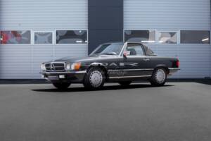 Image 2/29 of Mercedes-Benz 560 SL (1987)