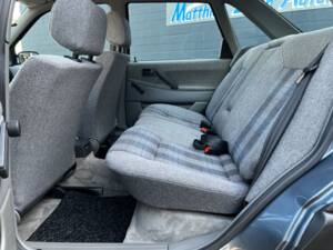 Image 23/33 of Volkswagen Passat 1.8 (1989)
