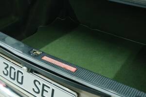Bild 11/50 von Mercedes-Benz 300 SEL (1986)
