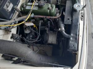 Image 2/6 of Morris Minor 1000 Traveller (1965)