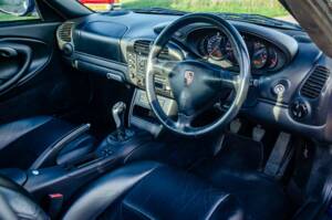 Afbeelding 2/12 van Porsche 911 Carrera (2002)