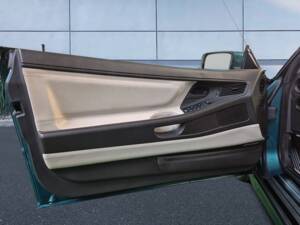 Image 14/14 of BMW 850i (1991)