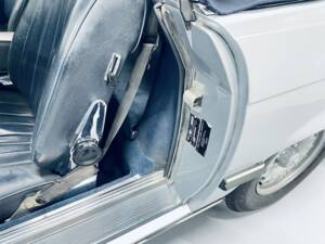 Image 10/15 of Mercedes-Benz 380 SL (1982)