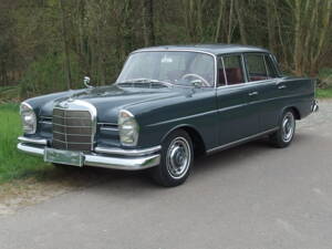 Image 6/31 of Mercedes-Benz 220 SE b (1963)