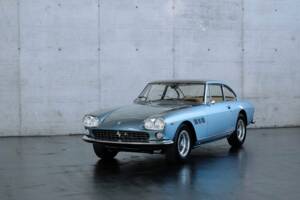 Image 3/50 of Ferrari 330 GT 2+2 (1964)
