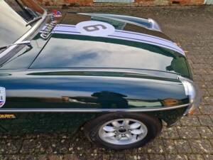 Image 15/50 of MG MGB GT (1965)