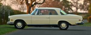 Image 8/50 of Mercedes-Benz 280 SE (1971)