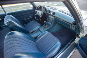 Image 13/39 of Mercedes-Benz 350 SLC (1972)