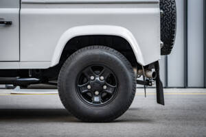 Image 6/66 de Land Rover Defender 90 TD4 (2007)