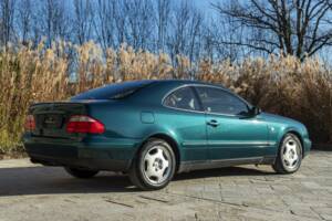 Image 17/50 of Mercedes-Benz CLK 200 (1997)