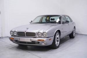 Bild 5/8 von Jaguar XJR 4.0 (2000)