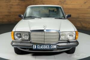 Bild 4/8 von Mercedes-Benz 250 (1978)