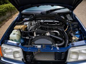 Afbeelding 8/54 van Mercedes-Benz 200 E (1992)
