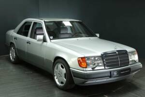 Bild 7/50 von Mercedes-Benz 300 E-24 (1992)