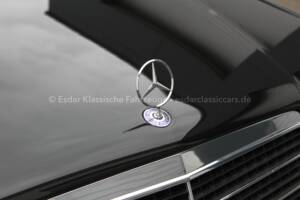 Image 29/33 of Mercedes-Benz E 200 (1994)