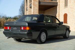 Imagen 5/45 de Mercedes-Benz 190 E (1989)