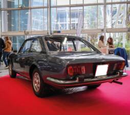 Image 2/12 of Peugeot 504 Coupé (1973)