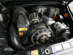 Bild 16/21 von Porsche 911 Carrera 3.2 (1987)