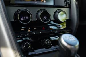 Image 12/45 of Jaguar F-Type (2016)