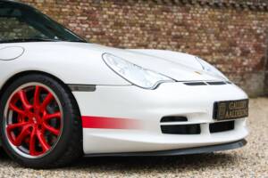 Immagine 42/50 di Porsche 911 GT3 RS (2004)