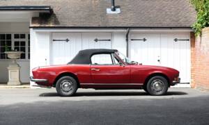 Image 2/26 of Peugeot 504 Convertible (1974)