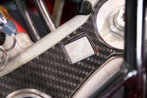 Immagine 43/50 di Honda CBR 900RR Fireblade (1996)