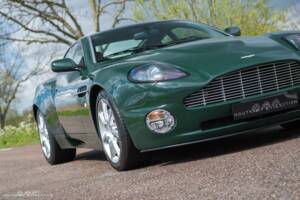 Image 3/17 of Aston Martin V12 Vanquish (2004)