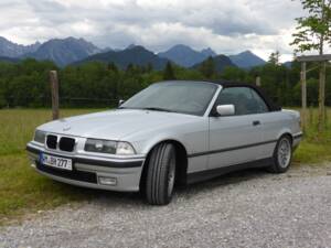 Bild 9/18 von BMW 320i (1998)