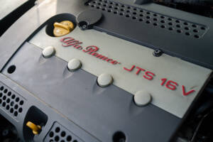 Image 44/46 of Alfa Romeo GTV 2.0 JTS (2003)