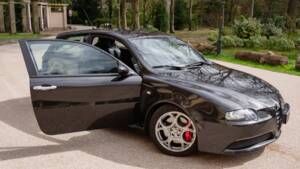 Image 29/60 of Alfa Romeo 147 3.2 GTA (2003)