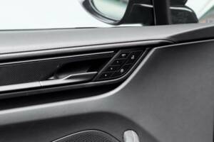 Image 12/13 of Porsche Macan GTS (2026)