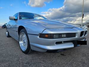 Image 2/14 of BMW 850i (1991)