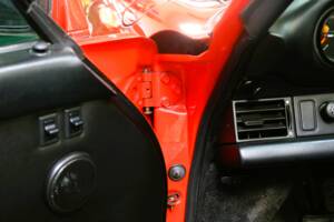 Image 36/47 of Porsche 911 Carrera 3.2 (1989)