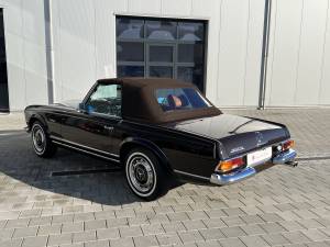Image 16/19 of Mercedes-Benz 280 SL (1971)