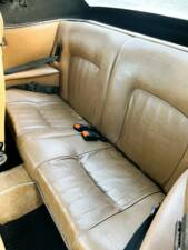 Image 21/35 of Peugeot 504 Convertible (1980)