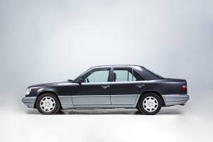 Bild 5/30 von Mercedes-Benz E 280 Unikat (1994)