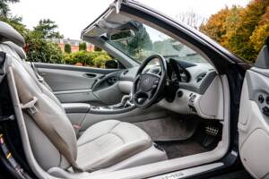 Image 35/41 of Mercedes-Benz SL 55 AMG (2003)