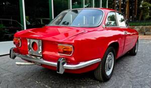 Image 31/34 of Alfa Romeo 1750 GT Veloce (1969)