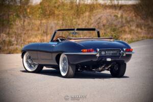 Image 4/80 de Jaguar Type E 4.2 (1966)