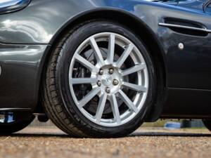 Image 8/92 of Aston Martin V12 Vanquish S (2007)