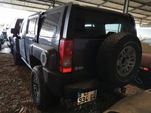 Image 4/8 of Hummer H3 (2008)