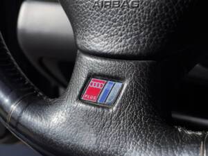 Image 31/34 of Audi S6 Avant (1996)
