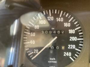 Afbeelding 13/13 van BMW 728i (1983)