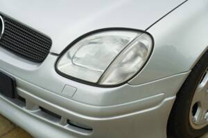 Immagine 26/50 di Mercedes-Benz SLK 230 Kompressor (1997)